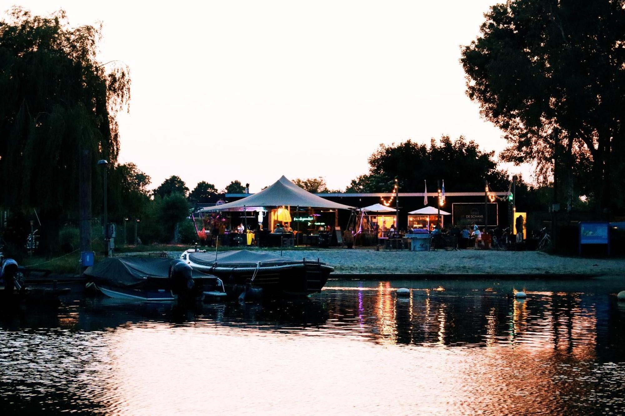 Floatel - De Schans Alphen Benedeneind Exteriér fotografie