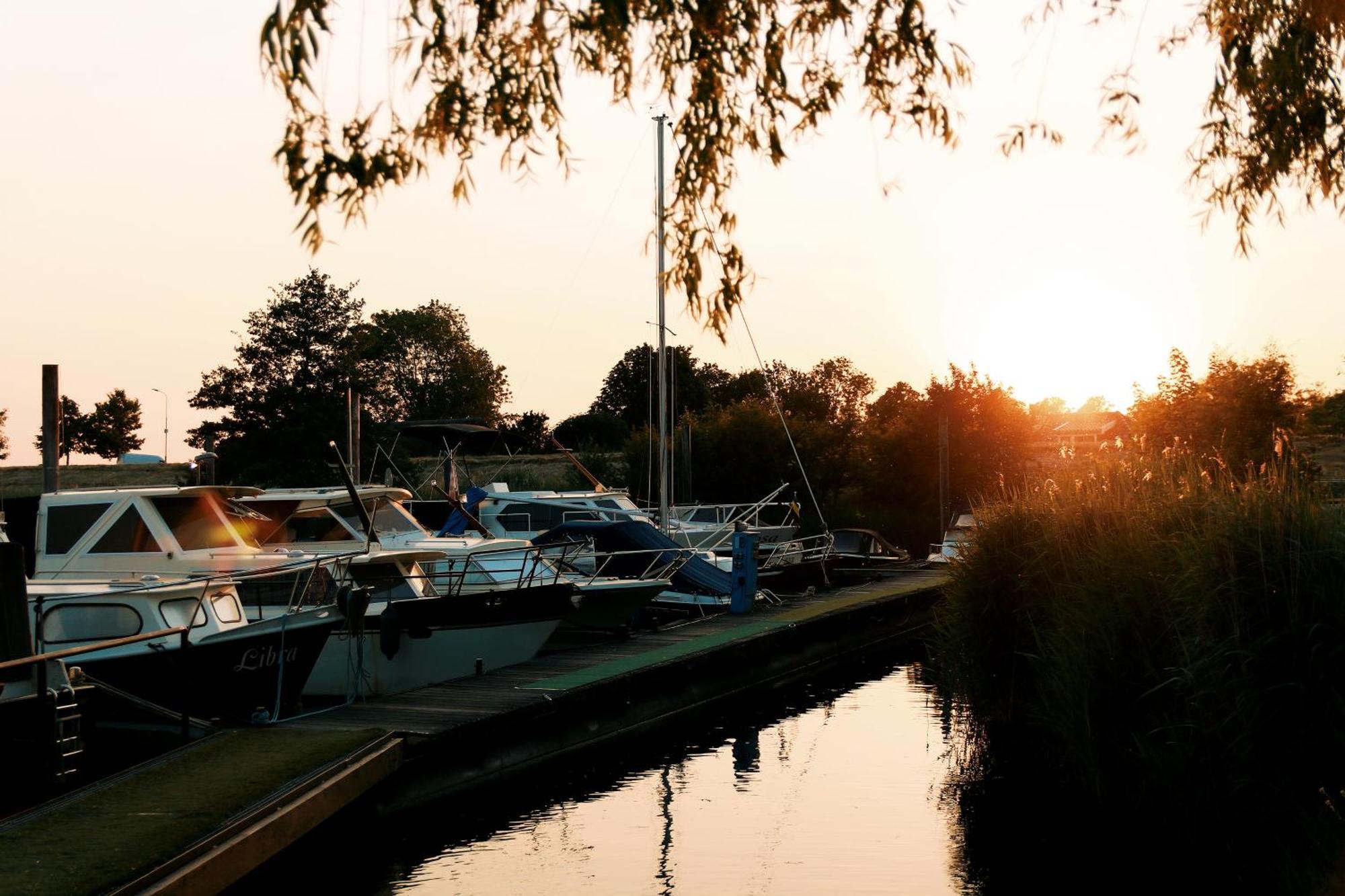 Floatel - De Schans Alphen Benedeneind Exteriér fotografie